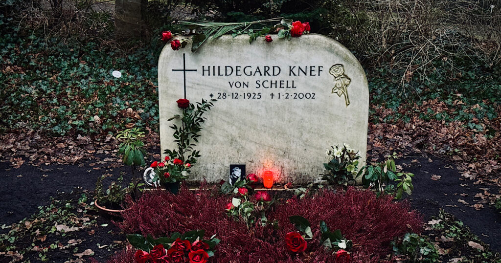 Grabstein von Hildegard Knef auf dem Waldfriedhof Zehlendorf