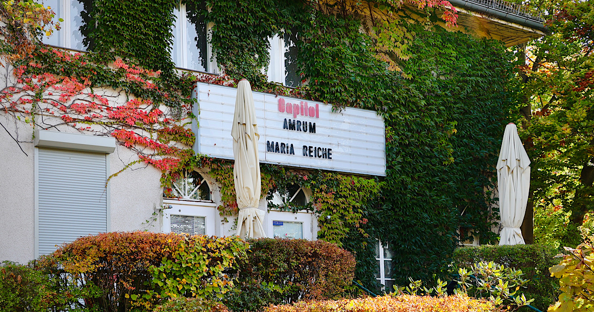 Eingang des Kinos Capitol in Dahlem